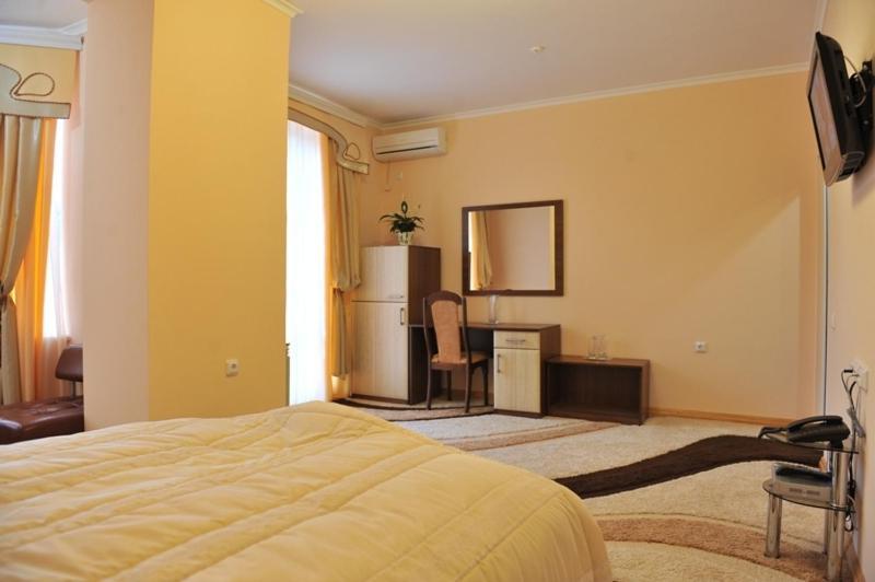 Andinna Hotel Çernivtsi Dış mekan fotoğraf