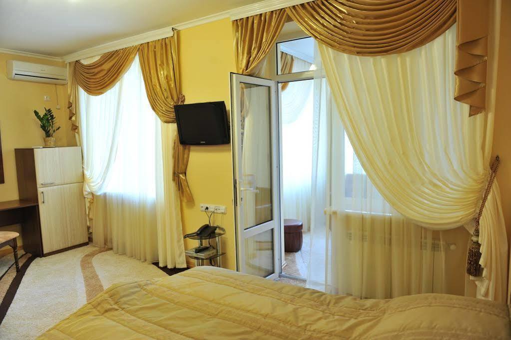 Andinna Hotel Çernivtsi Dış mekan fotoğraf